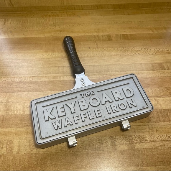 Kitchen The Original Keyboard Waffle Iron Belgian Style Waffle Maker